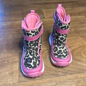Children’s place toddler snow boots size 7